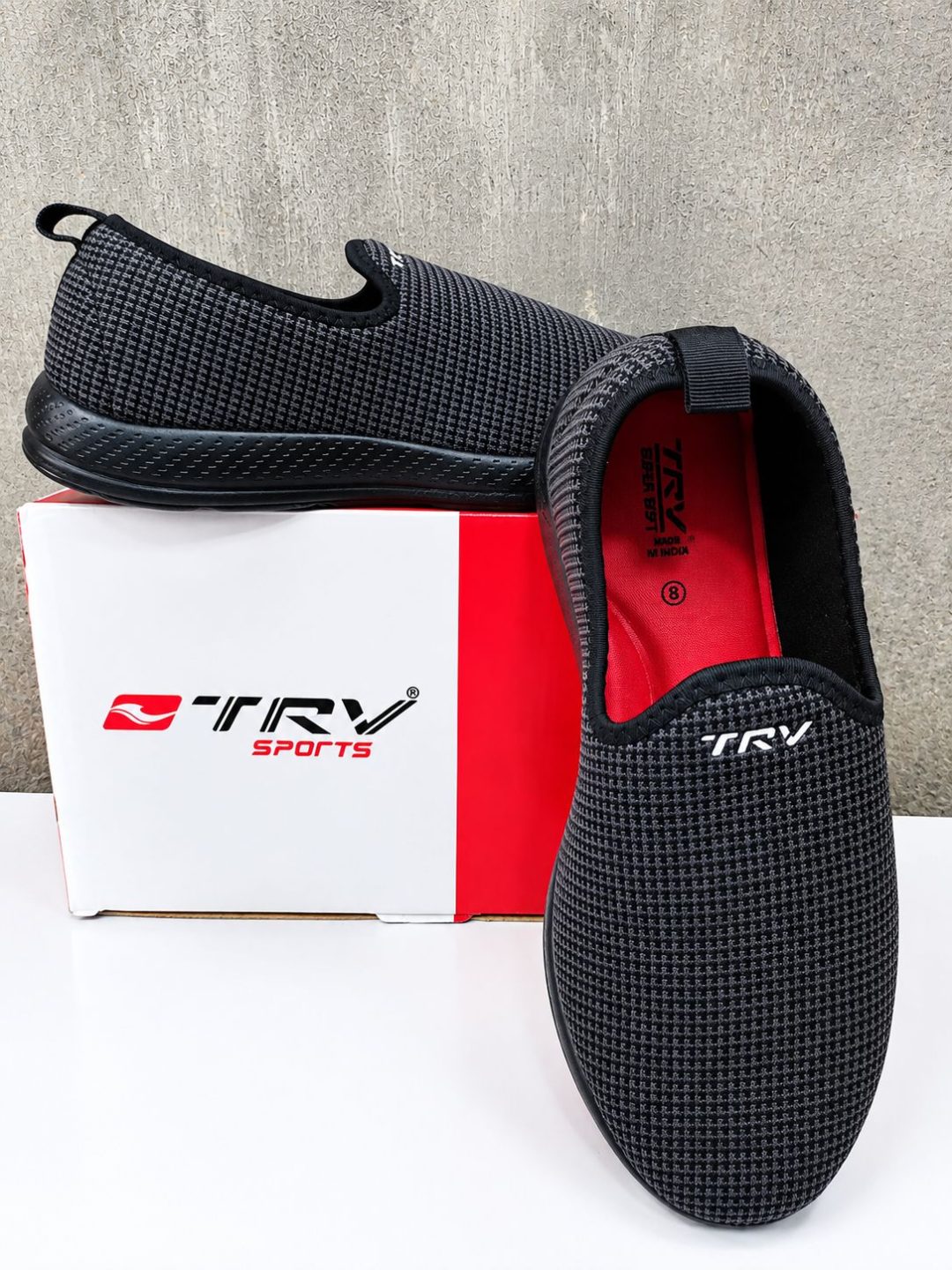 Trv Sneakers