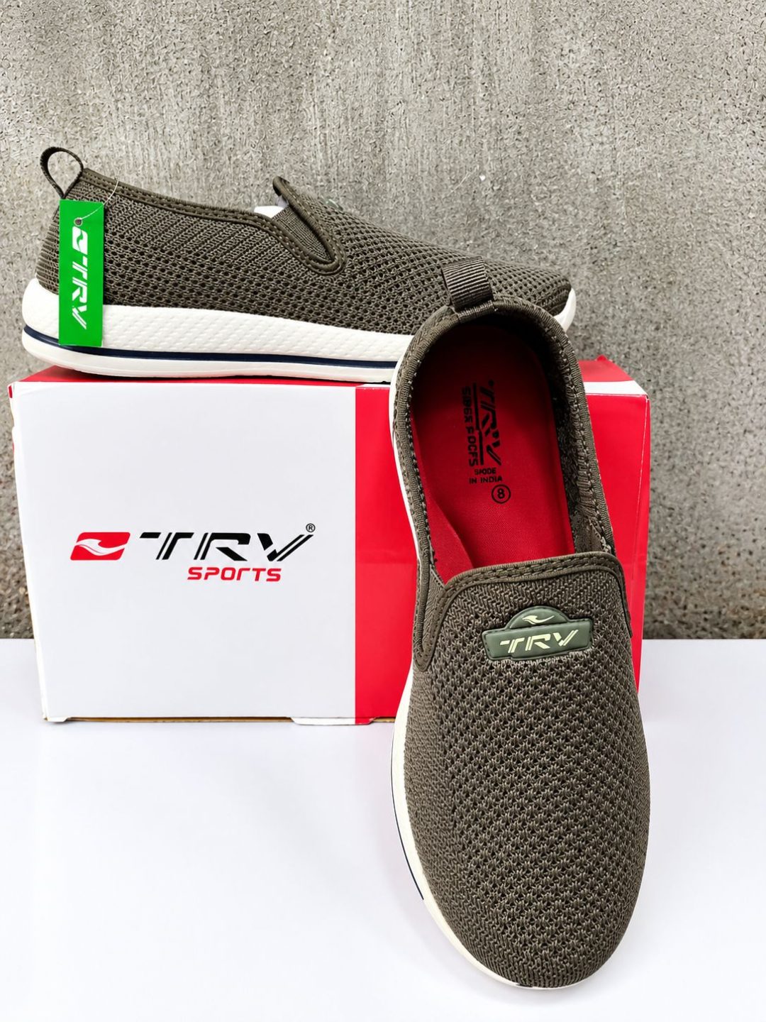 Trv Sneakers